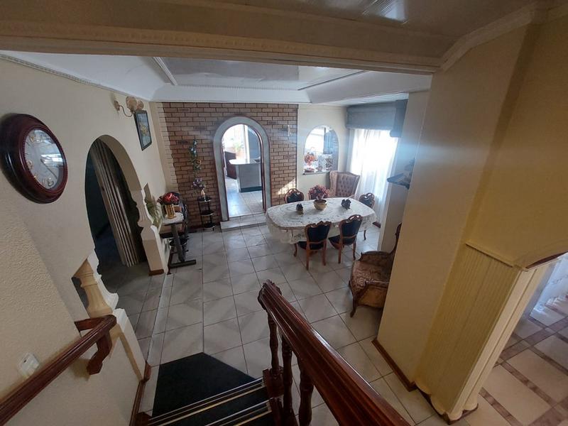 4 Bedroom Property for Sale in Mohlakeng Gauteng