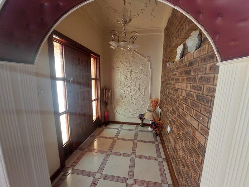 4 Bedroom Property for Sale in Mohlakeng Gauteng