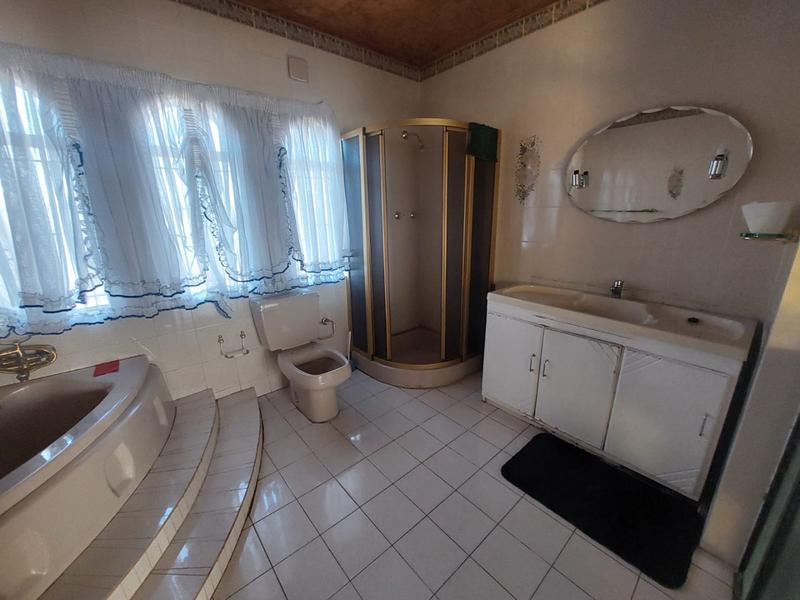 4 Bedroom Property for Sale in Mohlakeng Gauteng