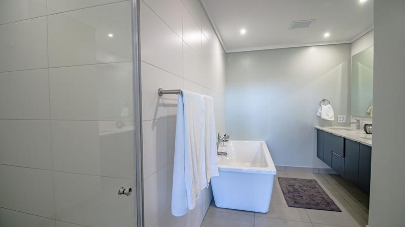 3 Bedroom Property for Sale in Midfield Estate Gauteng