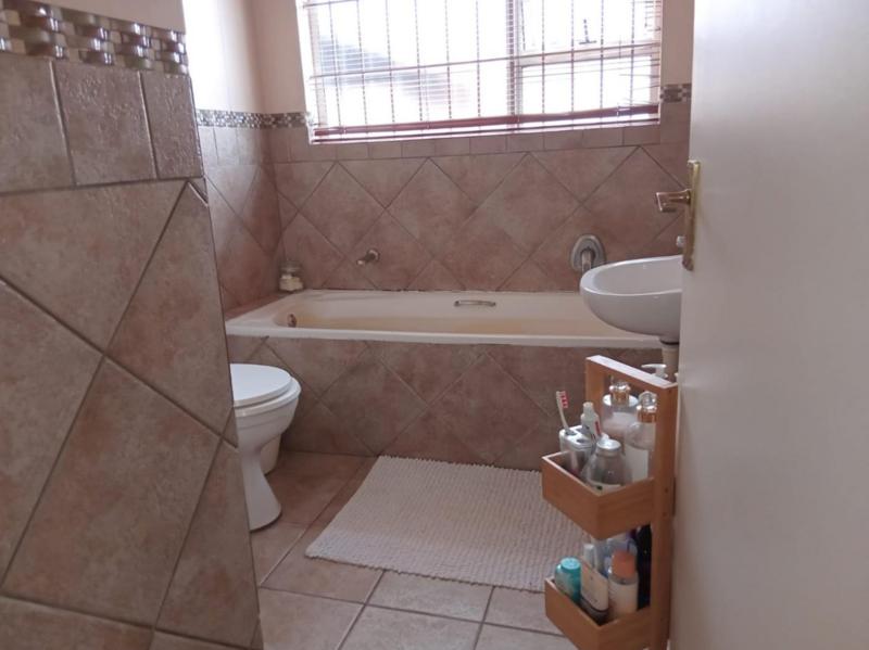 To Let 2 Bedroom Property for Rent in Craigavon Gauteng