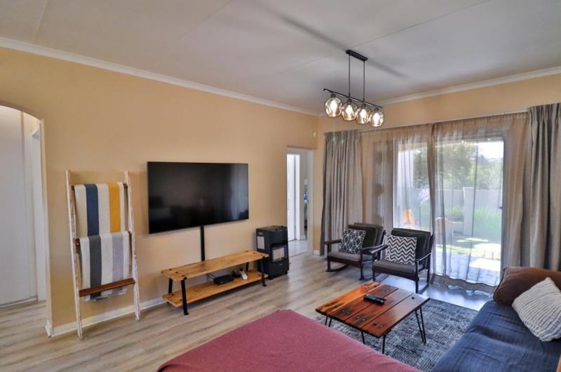 To Let 3 Bedroom Property for Rent in Broadacres Gauteng