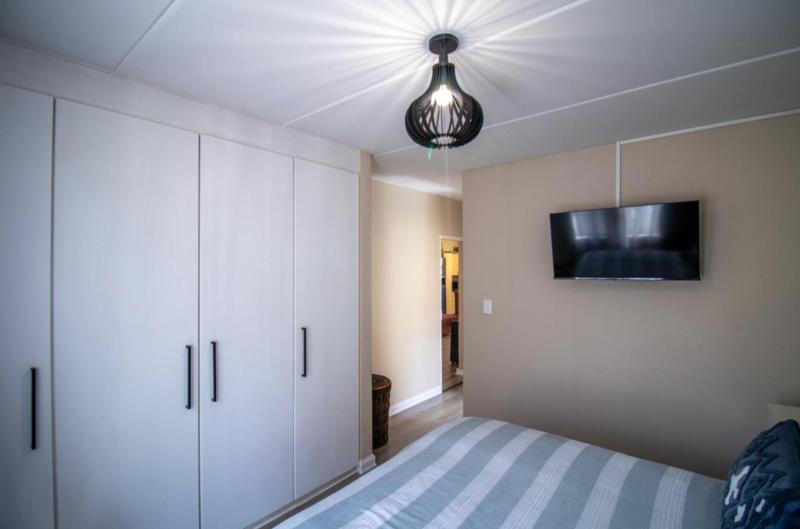 To Let 3 Bedroom Property for Rent in Broadacres Gauteng