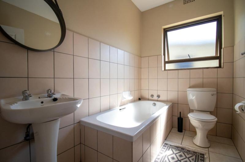 To Let 3 Bedroom Property for Rent in Broadacres Gauteng