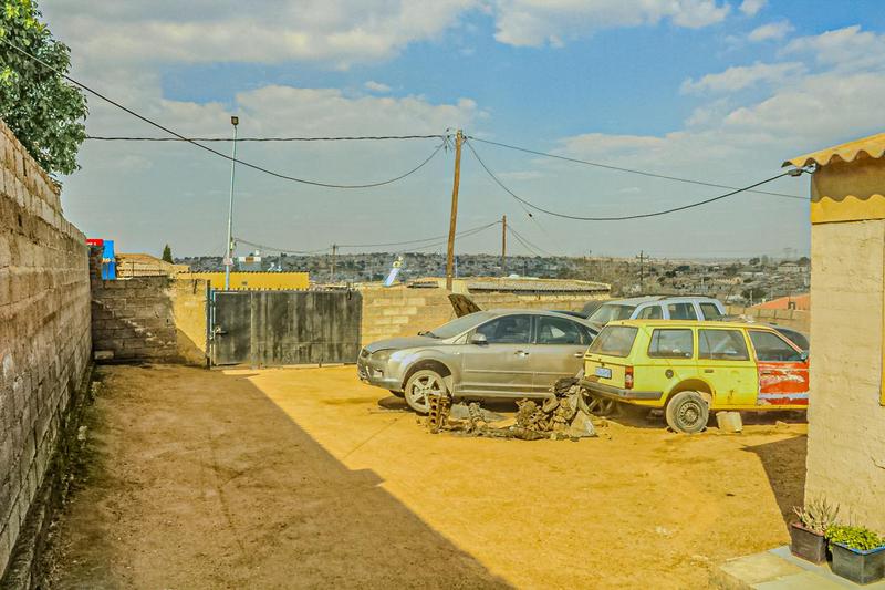 1 Bedroom Property for Sale in Tembisa Gauteng