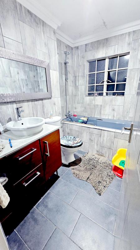 To Let 4 Bedroom Property for Rent in Castleview Gauteng