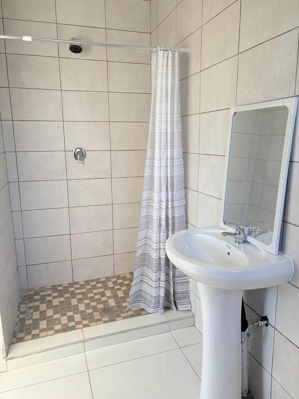 To Let 1 Bedroom Property for Rent in Roodepoort Gauteng