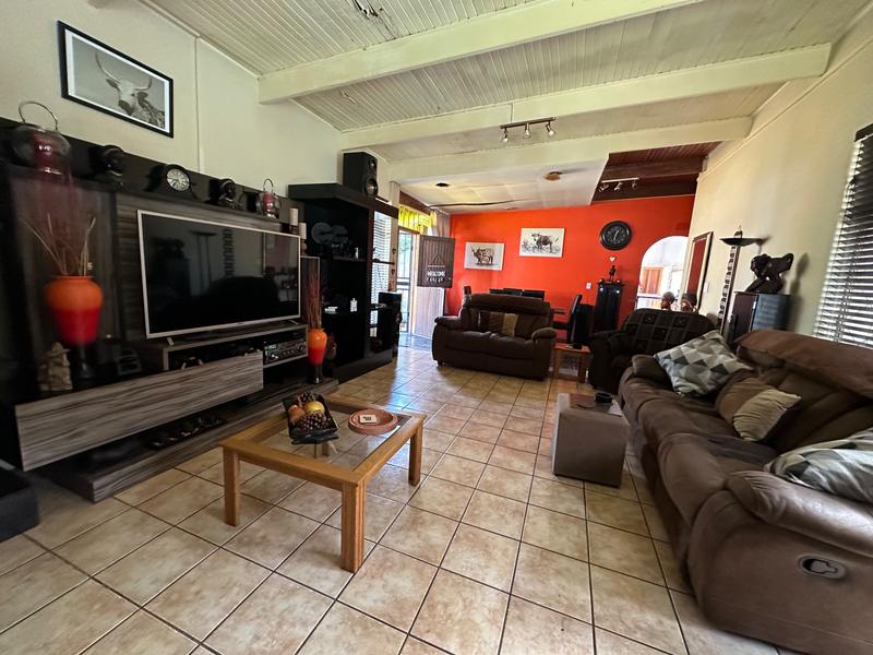 5 Bedroom Property for Sale in Strubenvale Gauteng