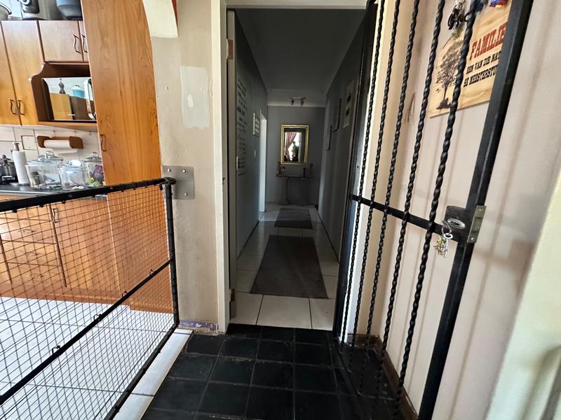 5 Bedroom Property for Sale in Strubenvale Gauteng