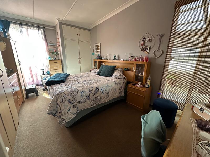 5 Bedroom Property for Sale in Strubenvale Gauteng