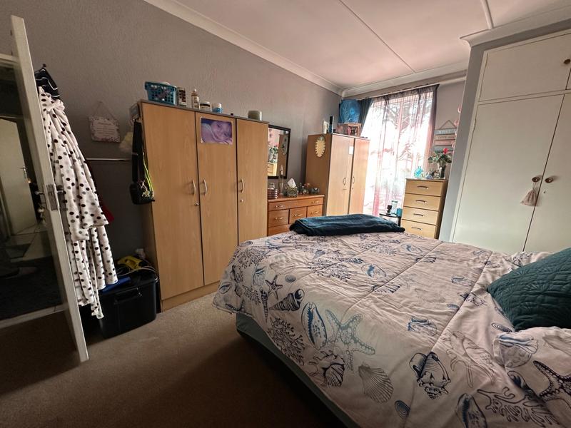 5 Bedroom Property for Sale in Strubenvale Gauteng