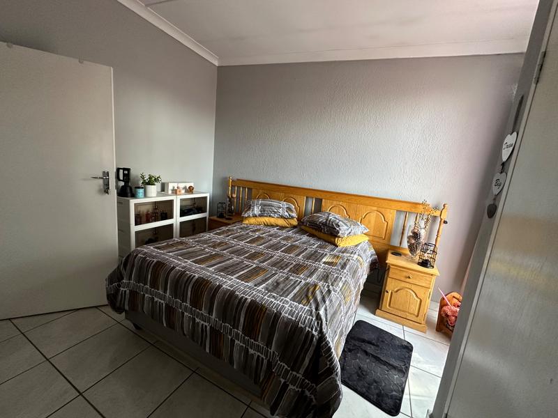 5 Bedroom Property for Sale in Strubenvale Gauteng