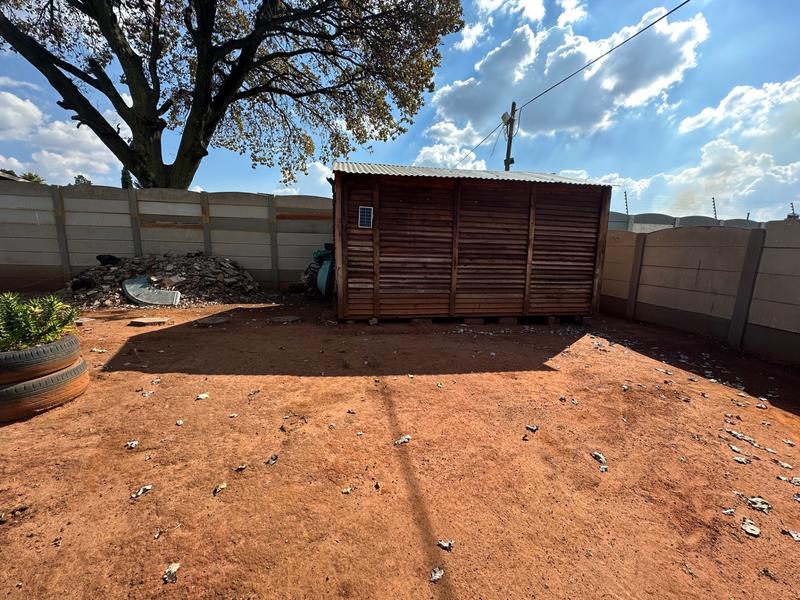 5 Bedroom Property for Sale in Strubenvale Gauteng