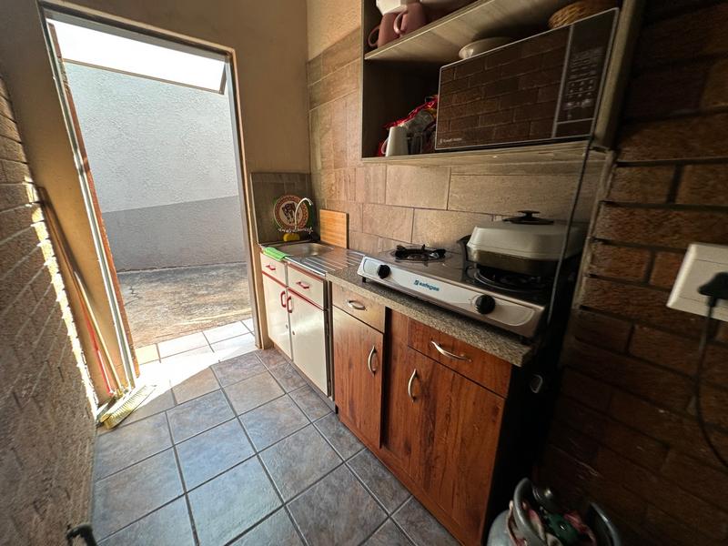 5 Bedroom Property for Sale in Strubenvale Gauteng
