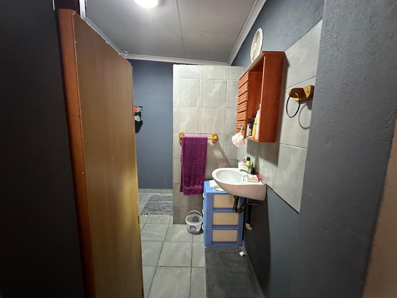 5 Bedroom Property for Sale in Strubenvale Gauteng