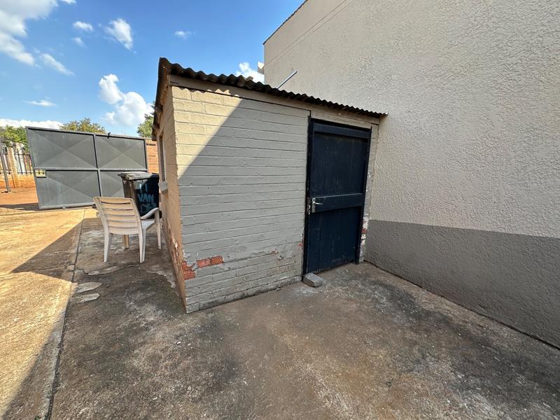 5 Bedroom Property for Sale in Strubenvale Gauteng