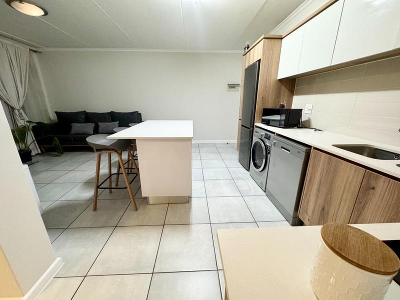 To Let 2 Bedroom Property for Rent in Crowthorne AH Gauteng