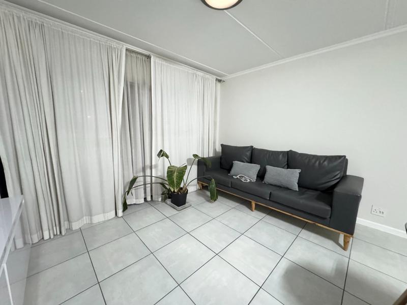 To Let 2 Bedroom Property for Rent in Crowthorne AH Gauteng