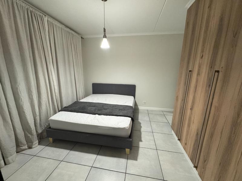 To Let 2 Bedroom Property for Rent in Crowthorne AH Gauteng