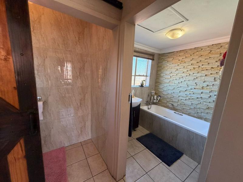 2 Bedroom Property for Sale in Dorandia Gauteng