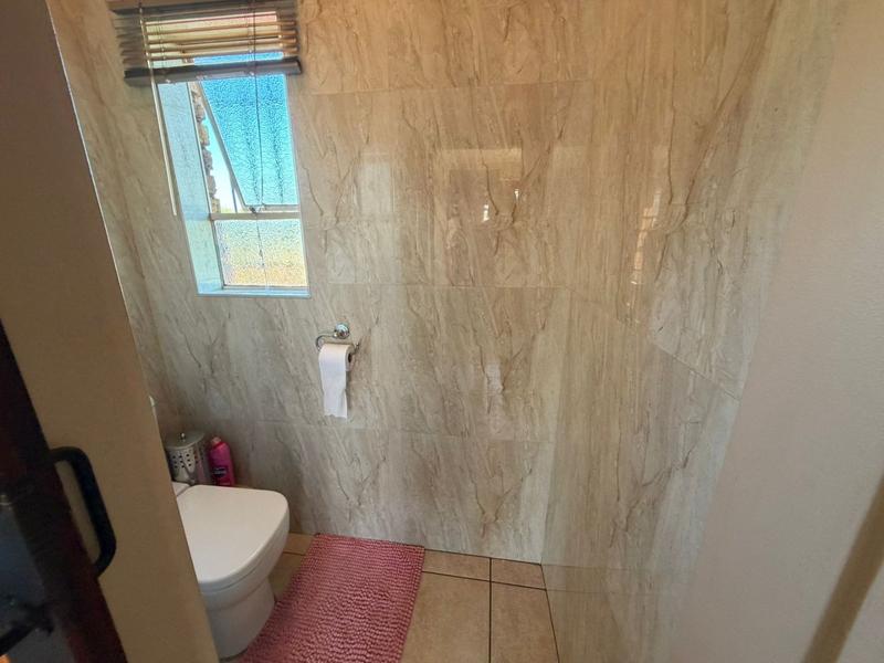 2 Bedroom Property for Sale in Dorandia Gauteng