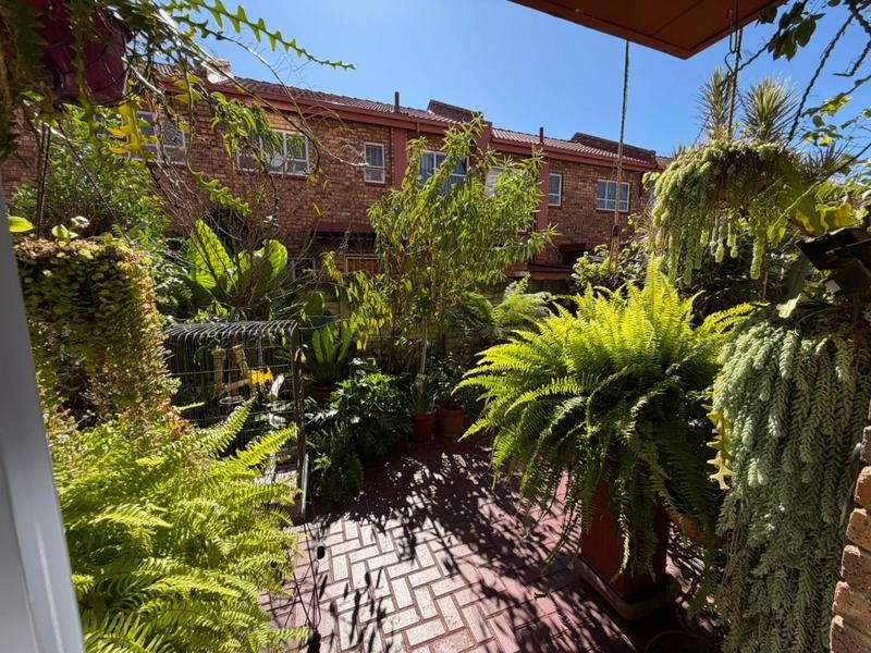 2 Bedroom Property for Sale in Dorandia Gauteng