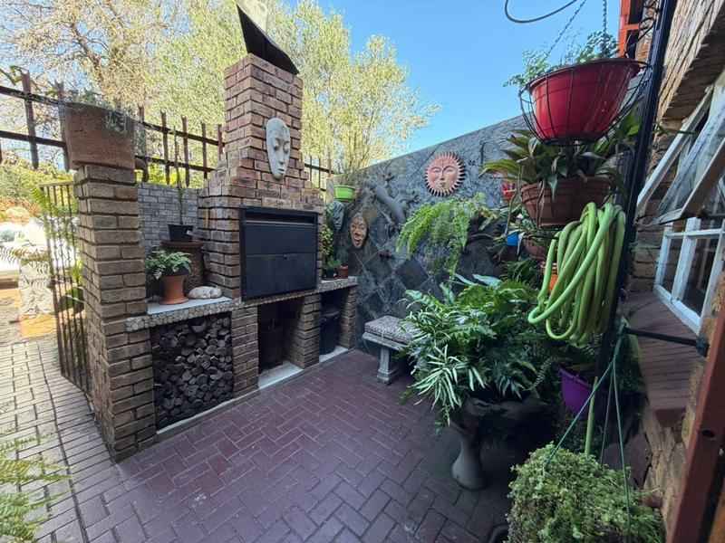 2 Bedroom Property for Sale in Dorandia Gauteng
