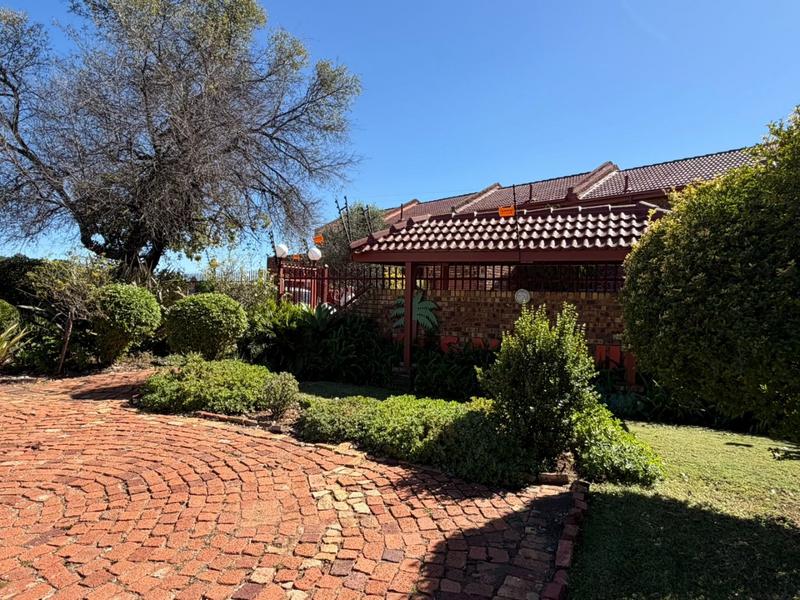2 Bedroom Property for Sale in Dorandia Gauteng
