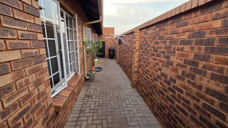 3 Bedroom Property for Sale in Magalieskruin Gauteng