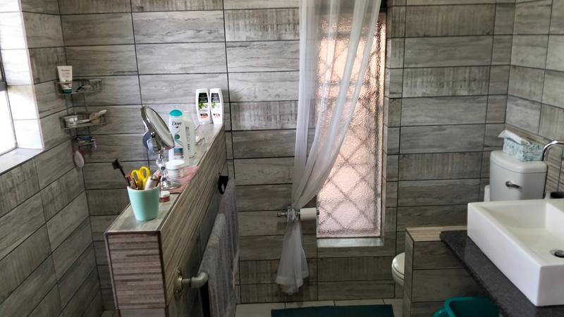 4 Bedroom Property for Sale in Tileba Gauteng