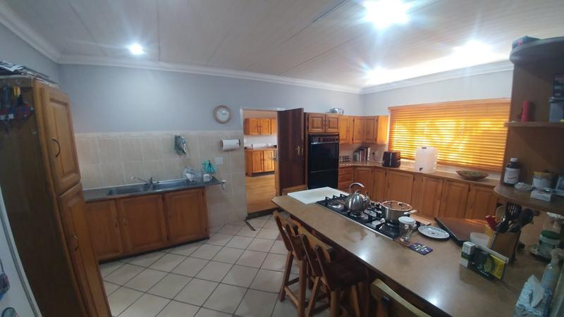 4 Bedroom Property for Sale in Tileba Gauteng