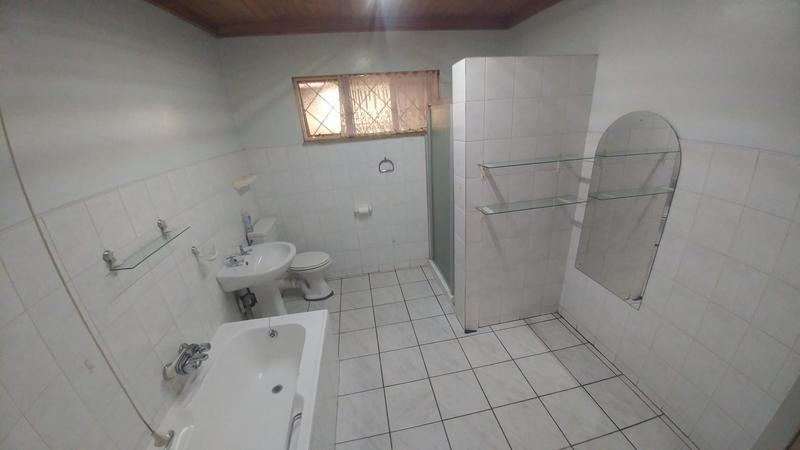 4 Bedroom Property for Sale in Tileba Gauteng
