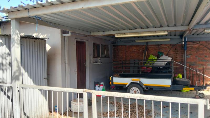 4 Bedroom Property for Sale in Tileba Gauteng