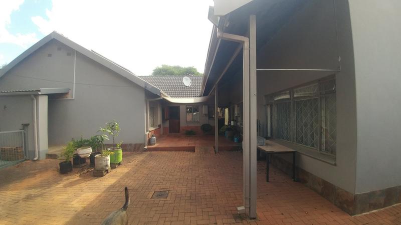 4 Bedroom Property for Sale in Tileba Gauteng
