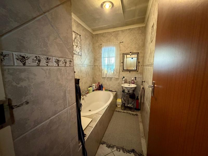 1 Bedroom Property for Sale in Wonderboom Gauteng