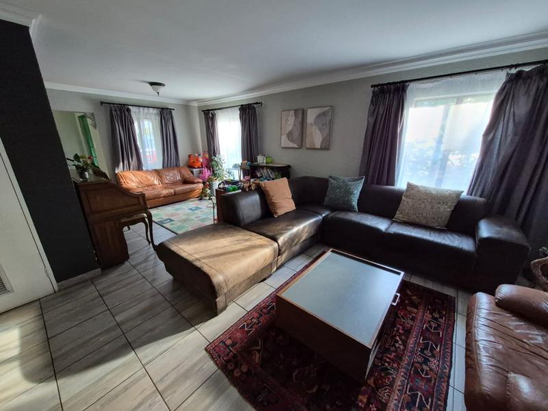 4 Bedroom Property for Sale in Bougainvillea Estate Gauteng