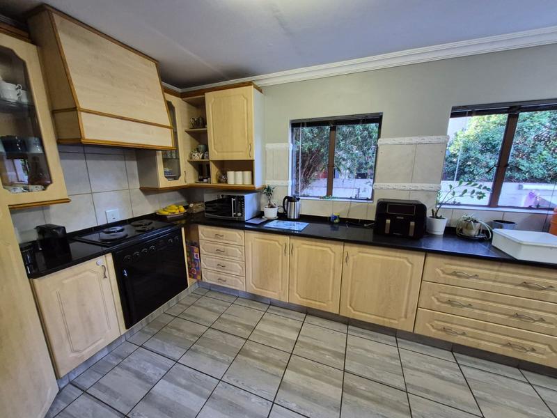 4 Bedroom Property for Sale in Bougainvillea Estate Gauteng