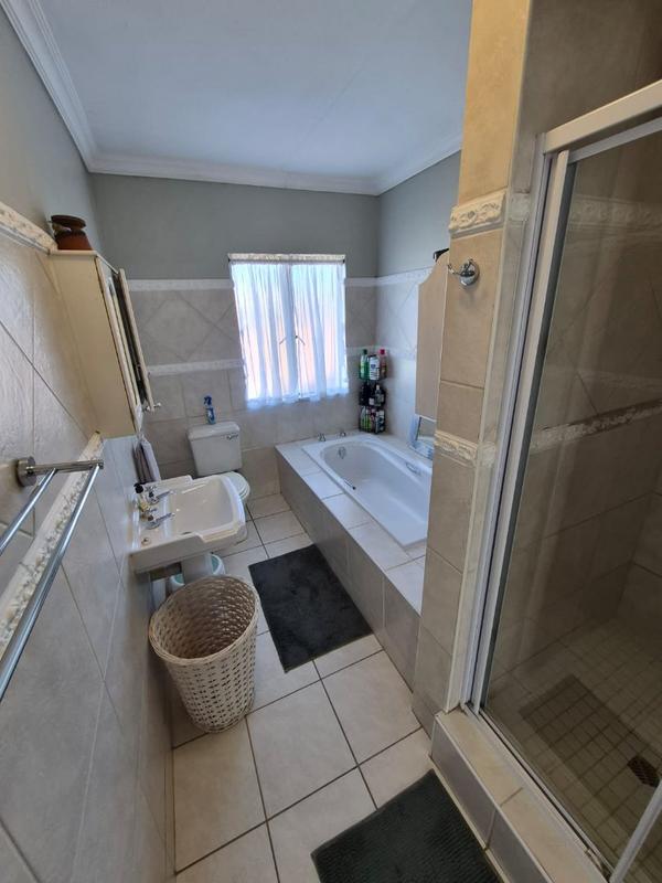 4 Bedroom Property for Sale in Bougainvillea Estate Gauteng