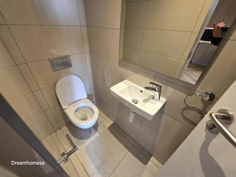 To Let 2 Bedroom Property for Rent in Benmore Gardens Gauteng