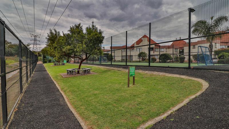 2 Bedroom Property for Sale in Bedford Gardens Gauteng