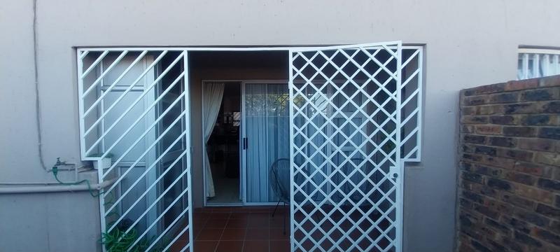 3 Bedroom Property for Sale in Wannenburghoogte Gauteng