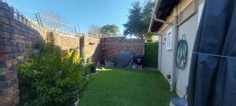 3 Bedroom Property for Sale in Wannenburghoogte Gauteng