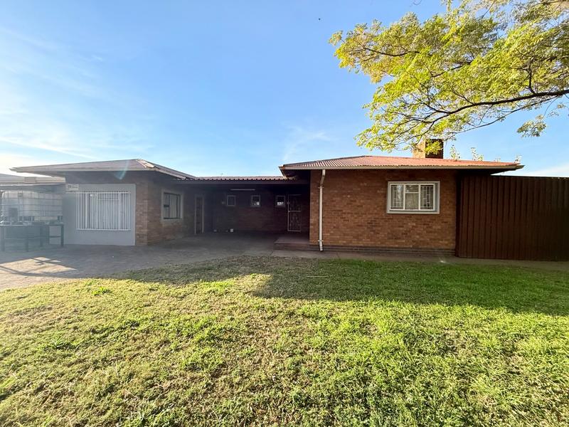 4 Bedroom Property for Sale in Vanderbijlpark CE 2 Gauteng