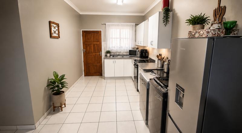 To Let 2 Bedroom Property for Rent in Strubenvale Gauteng