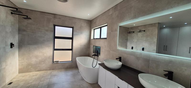4 Bedroom Property for Sale in Fountainbrook Estate Gauteng