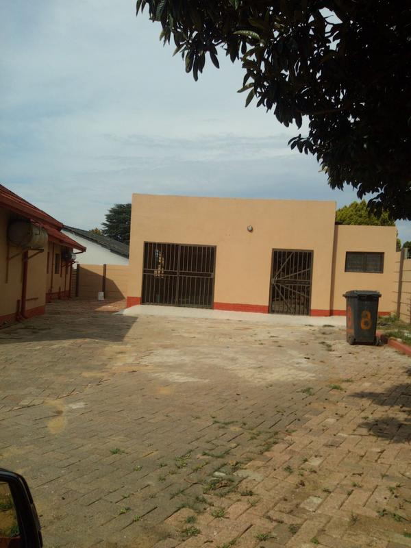 6 Bedroom Property for Sale in Evans Park Gauteng