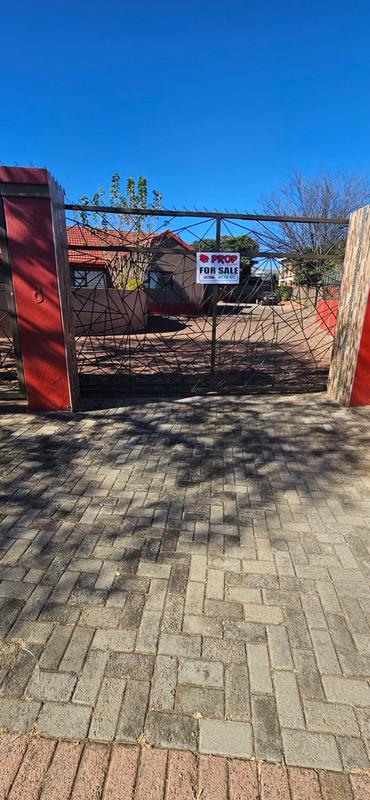 6 Bedroom Property for Sale in Evans Park Gauteng
