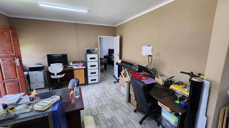4 Bedroom Property for Sale in Brackenhurst Gauteng