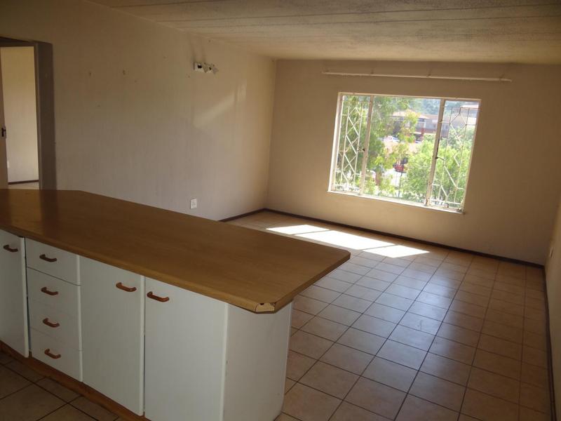 To Let 2 Bedroom Property for Rent in Helderkruin Gauteng
