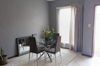 2 Bedroom Property for Sale in Monavoni Gauteng